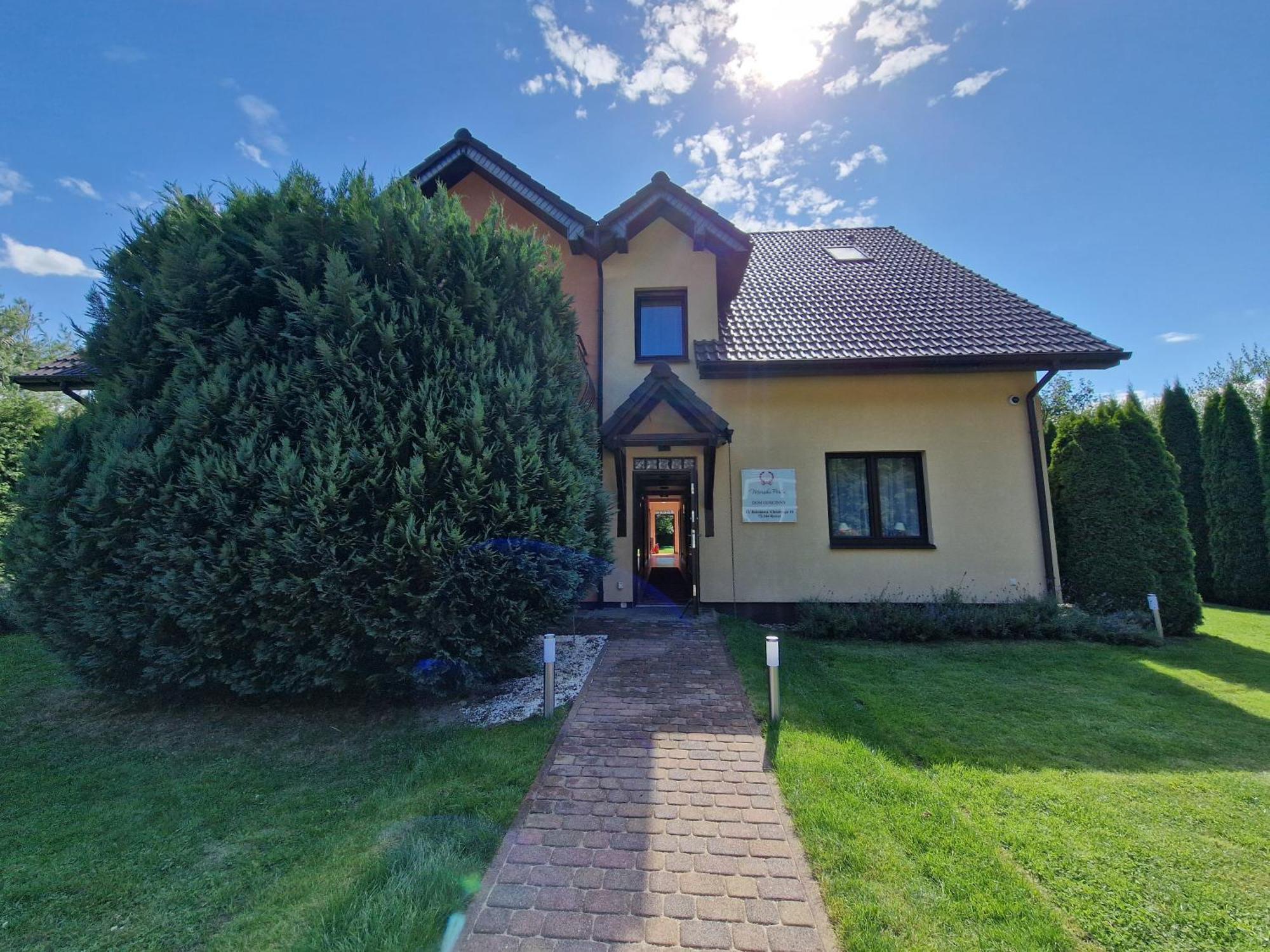Morska Perla Bed & Breakfast Rewal Exterior photo